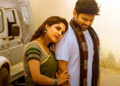 సుప్రీమ్‌ హీరో సాయిధరమ్ తేజ్ మిస్టీక్ థ్రిల్లర్ 'విరూపాక్ష' నుంచి నచ్చావులే నచ్చావులే లిరికల్ సాంగ్ విడుదల సుప్రీమ్ హీరో సాయిధరమ్ తేజ్ హీరోగా నటిస్తున్న పాన్ ఇండియా మిస్టీక్ థ్రిల్లర్ విరూపాక్ష. సంయుక్తమీనన్ కథానాయిక. కార్తీక్ దండు దర్శకత్వంలో ప్రముఖ నిర్మాణ సంస్థలు శ్రీ వెంకటేశ్వర సినీ చిత్ర ఎల్‌ఎల్‌పీ, సుకుమార్ రైటింగ్స్ బ్యానర్స్‌పై బాపినీడు బి.సమర్పణలో ప్రముఖ నిర్మాత బీవీఎస్‌ఎన్ ప్రసాద్ ఈ చిత్రాన్ని నిర్మిస్తున్నారు. పాన్ ఇండియా స్థాయిలో తెలుగు, తమిళ, మలయాళ, కన్నడ, హిందీ భాషల్లో ఏప్రిల్ 21న ప్రపంచవ్యాప్తంగా ఈ చిత్రాన్ని విడుదల చేయడానికి ప్లాన్ చేస్తున్నారు నిర్మాతలు. ఈ చిత్రం ప్రమోషన్‌లో భాగంగా ఇప్పటి వరకు విడుదలైన ప్రతి ప్రచార చిత్రానికి మంచి స్పందన వచ్చింది. ముఖ్యంగా ఇటీవల విడుదల చేసిన టీజర్ అందరిలోనూ ఆసక్తిని, ఉత్కంఠను కలిగించింది. తాజాగా ఈ చిత్రం నుంచి నచ్చావులే.. నచ్చావులే అనే లిరికల్ సాంగ్‌ను విడుదల చేసింది చిత్రబృందం. కాంతార ఫేమ్ అజనీష్ లోక్‌నాథ్ స్వరాలు సమకూర్చిన ఈ సాంగ్‌కు కృష్ణకాంత్ సాహిత్యం సమాకూర్చగా, కార్తీక్ ఆలపించారు. 1990లో జరిగే కథలో ఓ ప్రాంతంలో ప్రజలు విచిత్రమైన సమస్యతో బాధపడుతుంటారు. ప్రజలు ఎదుర్కొంటున్న సమస్యకు పరిష్కారం చూపడానికి కథానాయకుడు సాయిధరమ్‌తేజ్ ఏం చేశారనేది అసలు కథ అని టీజర్ చూస్తే అర్థమవుతుంది. అయితే చిత్రంలో ప్రతి సన్నివేశం ఎంతో ఉత్కంఠభరితంగా థ్రిల్లింగ్‌గా వుంటుందని చెబుతుంది చిత్రబృందం. అజనీష్ లోక్‌నాథ్ సంగీతం, నేపథ్య సంగీతం సినిమాపై మరింత ఆసక్తిని పెంచుతున్నాయని అంటున్నారు. ఈ చిత్రానికి జీనియస్ డైరెక్టర్ సుకుమార్ స్క్రీన్‌ప్లే అందించడం విశేషం. నటీనటులు: సాయిధరమ్ తేజ్, సంయుక్తా మీన‌న్‌. సాంకేతిక వ‌ర్గం: బ్యాన‌ర్స్‌: శ్రీ వెంక‌టేశ్వ‌ర సినీ చిత్ర ఎల్ఎల్‌పీ, సుకుమార్ రైటింగ్స్, స్క్రీన్ ప్లే: సుకుమార్‌, స‌మ‌ర్ప‌ణ‌: బాపినీడు, నిర్మాత‌: బి.వి.ఎస్‌.ఎన్‌.ప్ర‌సాద్‌, సినిమాటోగ్ర‌ఫీ: శ్యామ్ ద‌త్ సైనుద్దీన్‌, సంగీతం: బి.అజ‌నీష్ లోక్‌నాథ్‌, ఎడిట‌ర్‌: న‌వీన్ నూలి, ప్రొడ‌క్ష‌న్ డిజైన‌ర్‌: శ్రీనాగేంద్ర తంగ‌ల‌, క్రియేటివ్ ప్రొడ్యూస‌ర్‌: స‌తీష్ బి.కె.ఆర్‌ ఎగ్జిక్యూటివ్ ప్రొడ్యూస‌ర్‌: అశోక్ బండ్రెడ్డి, పి.ఆర్‌.ఓ: వంశీ కాకా, మ‌డూరి మ‌ధు
