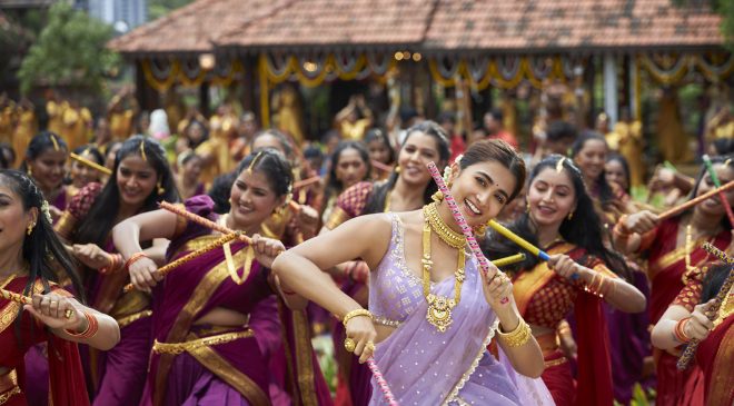 బతుకమ్మ పాటలో బుట్ట బొమ్మ... కుందనపు బొమ్మలా భలే ముద్దుగా!