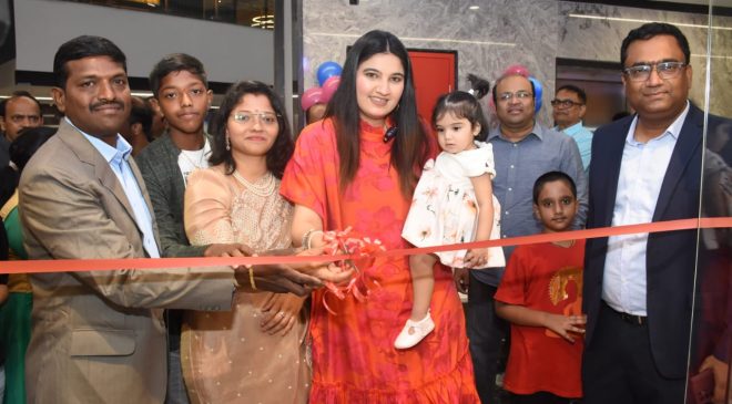 Anam Mirza launch HunyHuny's first store in Hyderabad at Ashoka One Mall, Kukatpally