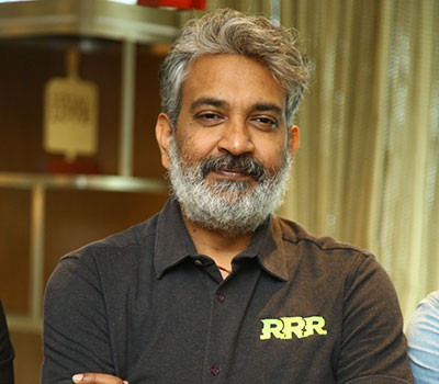 Rajamouli busy with Mahesh movie!