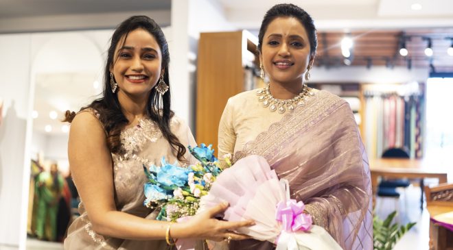Anchor Suma Unveiled the launch of 'Manohari' - Festive Collection by Xiti Weaves"
