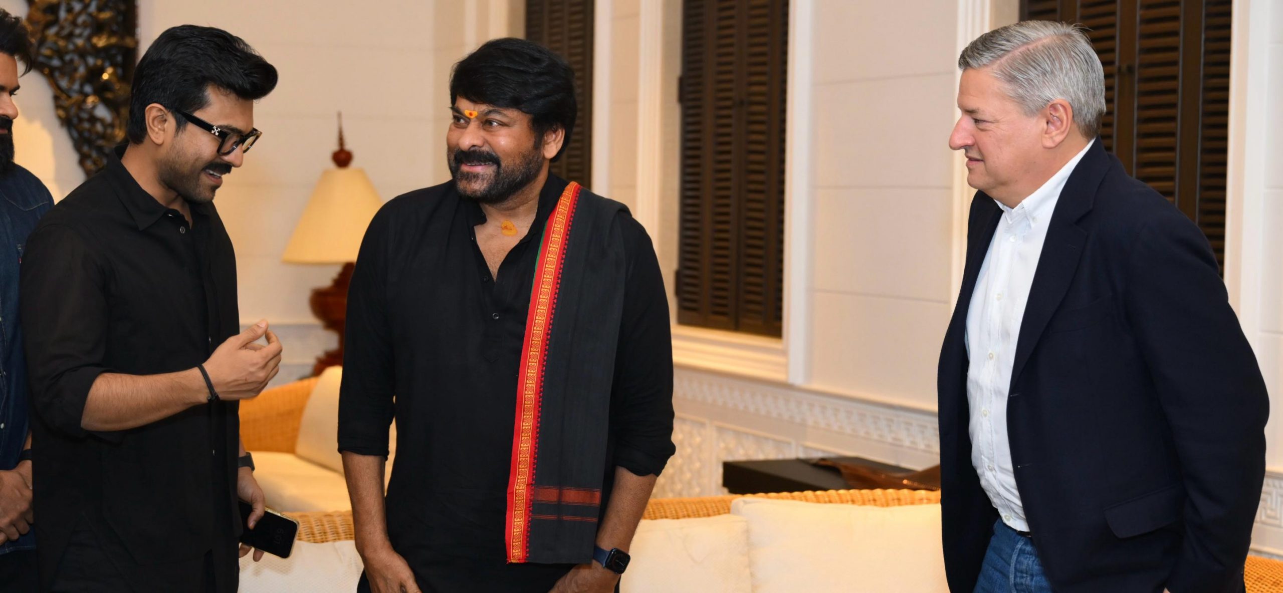 Netflix CEO, Ted Sarandos touched down in Hyderabad, and the first star to welcome him to India is none other Mega Star Chiranjeevi and Ram Charan!