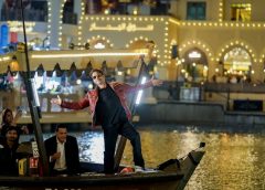 Shah Rukh Khan's 'Dunky' fever in Dubai.. 'Dunky' trailer on Burj Khalifa.. Amazingly impressive drone show