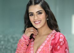 I was lucky to do a film with Ravi Teja. 'Eagle' entertains audience with unique content: Heroine Kavya Thapar