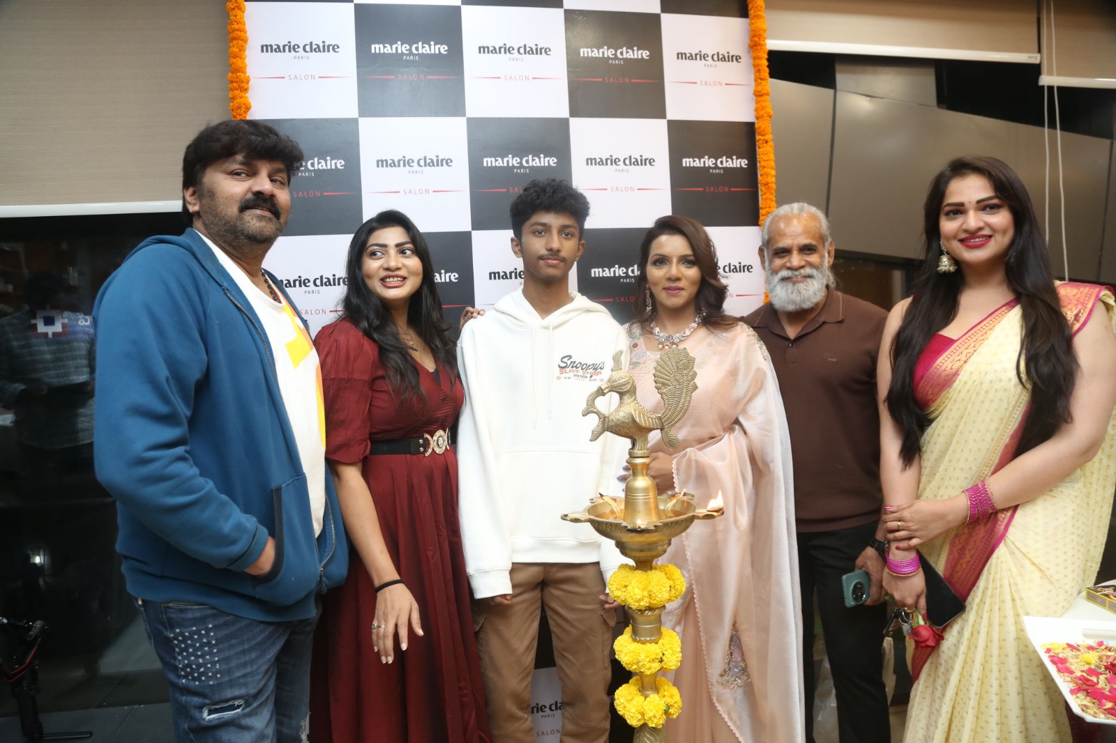 Bigg Boss celebrities buzz at Mario Claire salon launch in Narsinghi...