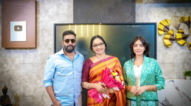 Anchor Anjali Unveils the Teaser of "Lopaliki Ra Chepta"