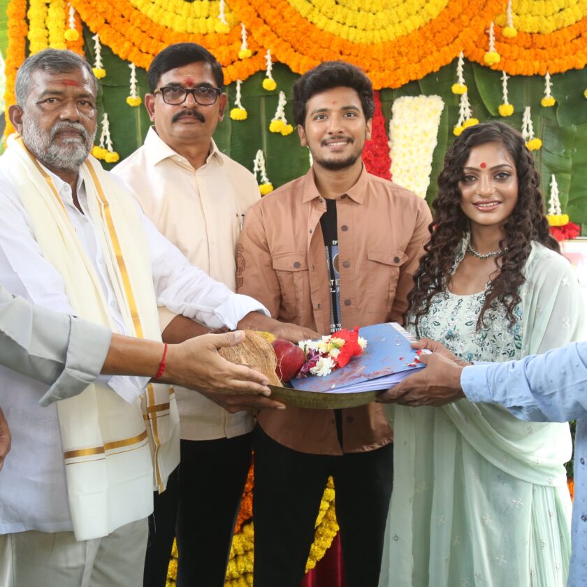 Kumbh Mela fame Monalisa to star in 'Life'