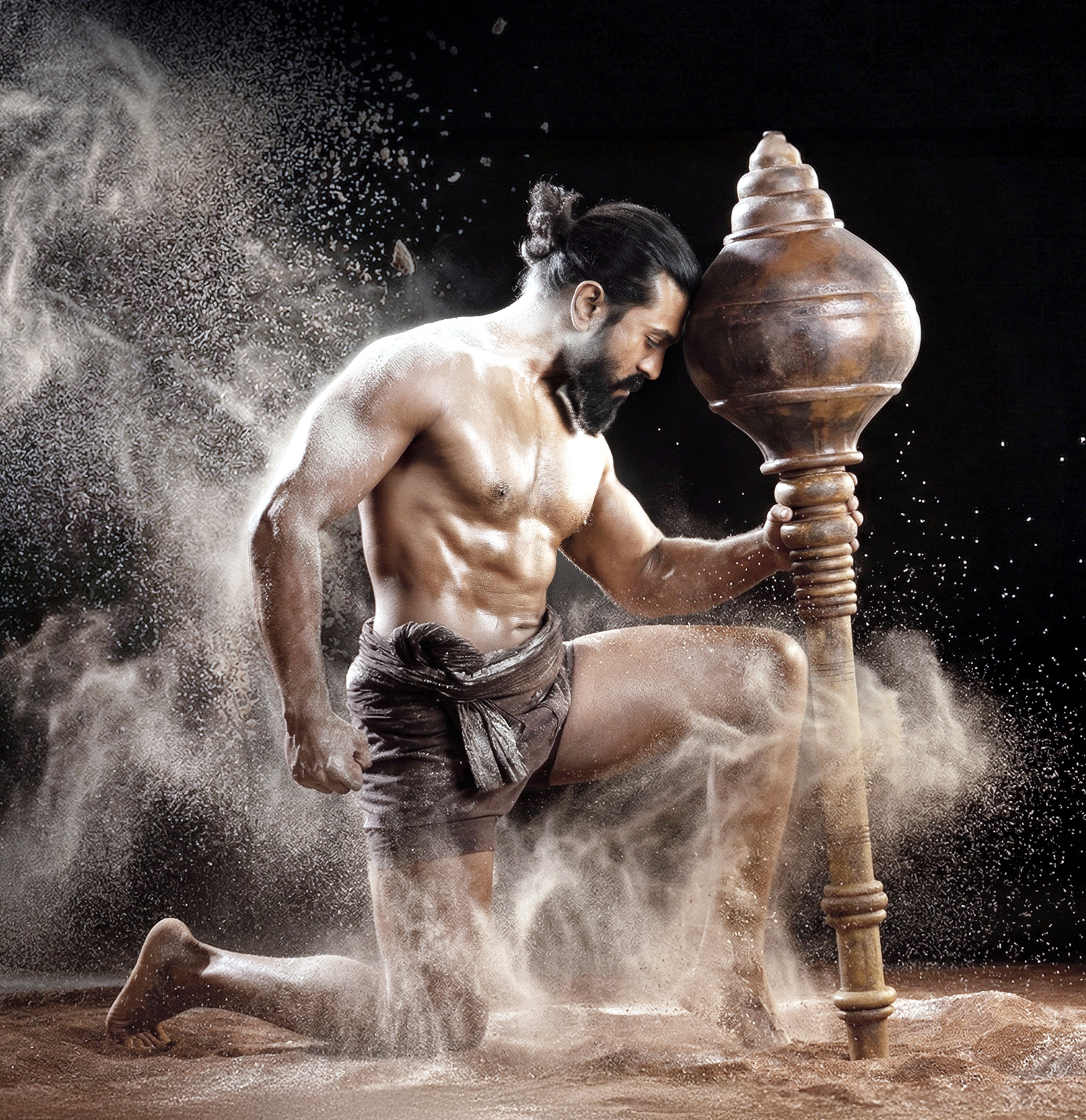 Ram Charan's birthday special glimpses as a 'big' wrestler!