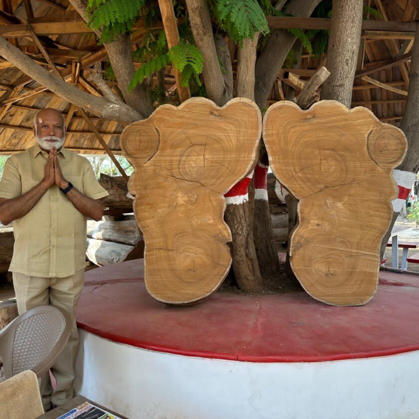 Venkanna's feet... the Abhaya Vedas that protect the devotees from troubles..