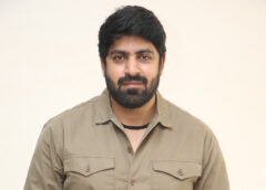 Theaters in the hands of four monsters...