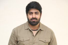 Theaters in the hands of four monsters...