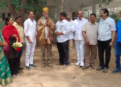 Chadalawada stands by film workers