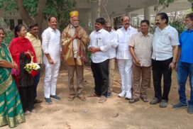 Chadalawada stands by film workers