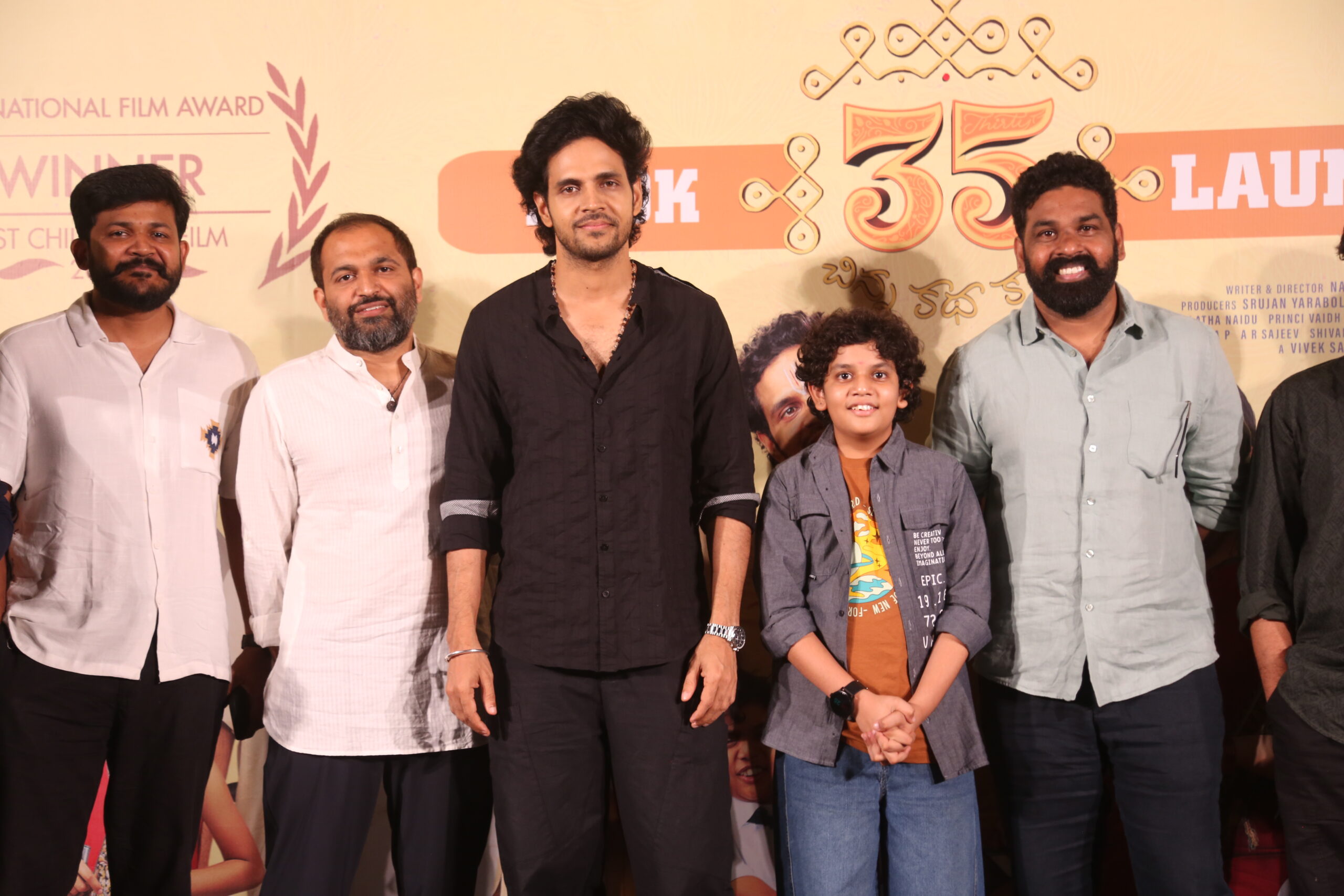 Launch of the screenplay book for '35 - Chinna Katha Kaadu'