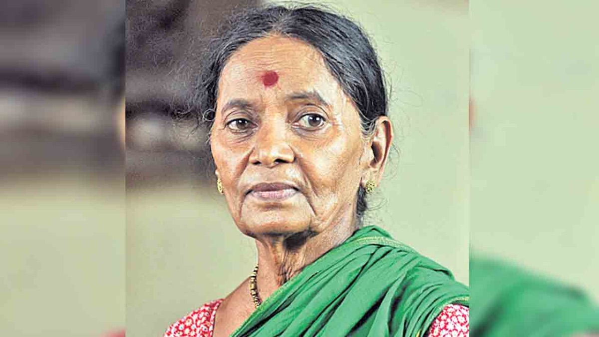 Senior actress Pavala Shyamala passes away.